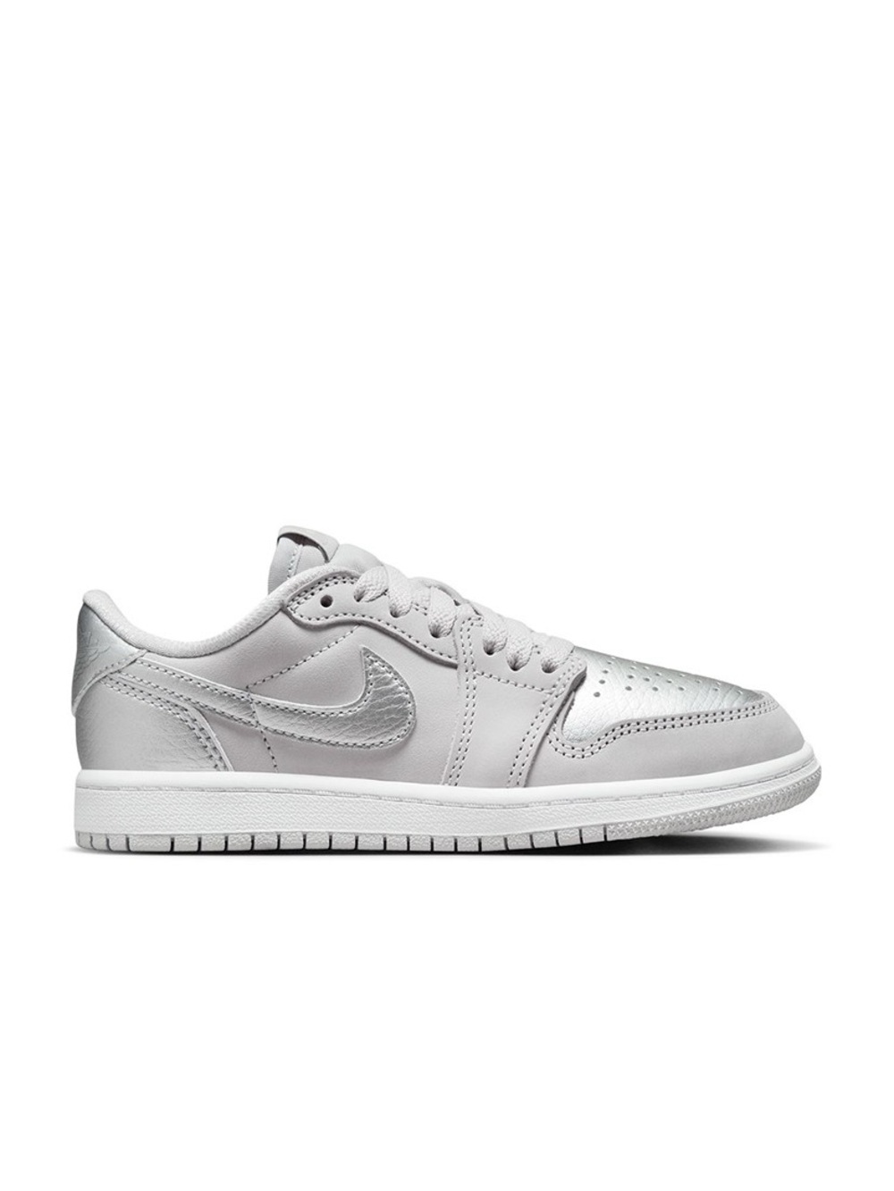 Nike Low-Top Air Jordan Sneaker in Silver/Grey